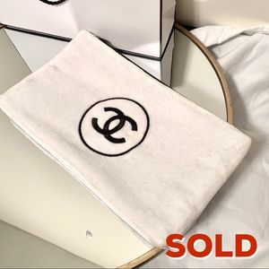 AUTHENTIC CHANEL ZIPPER POUCH WITH BAG